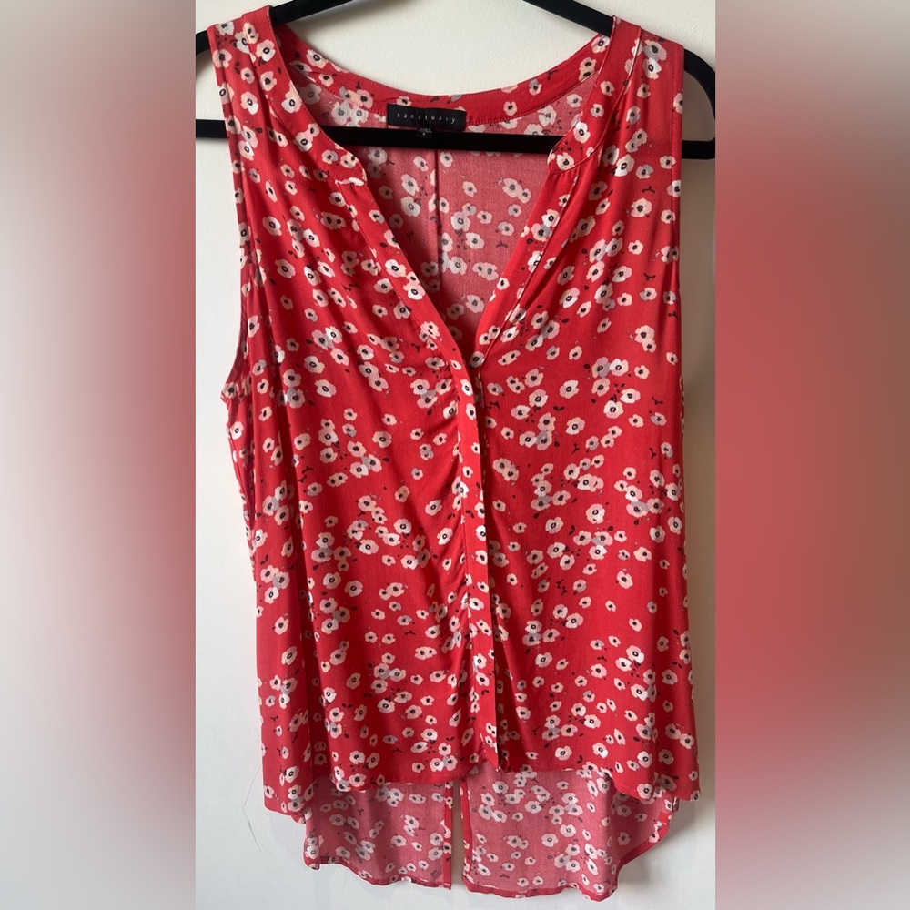 NWOT Women’s sleeveless shirt